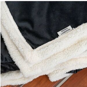 Kanata Home Collection Throw Blanket